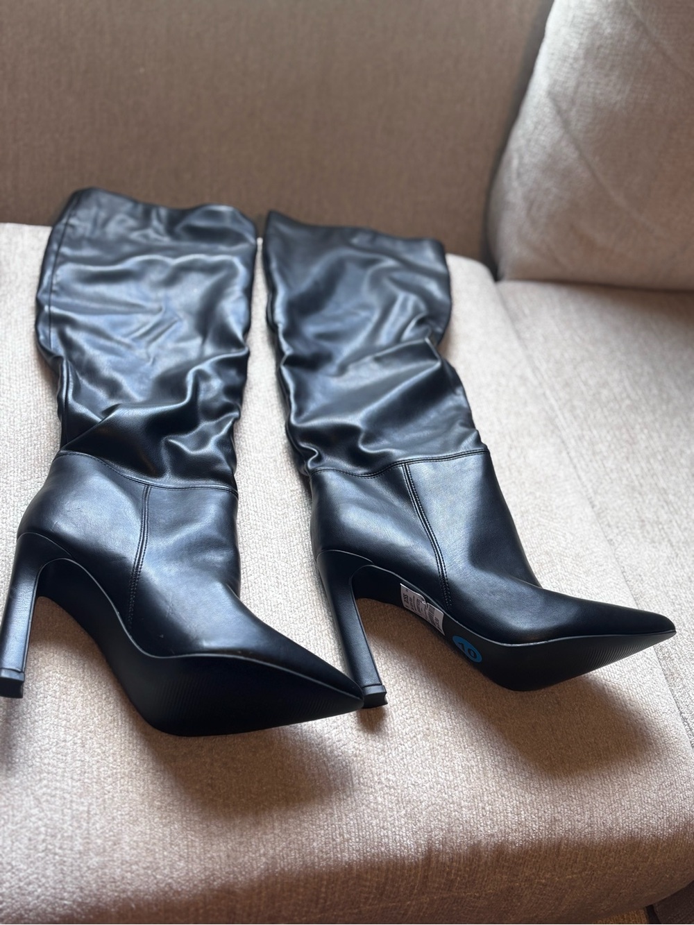 Women’s Black Pointed-Toe High Heel Knee Boots